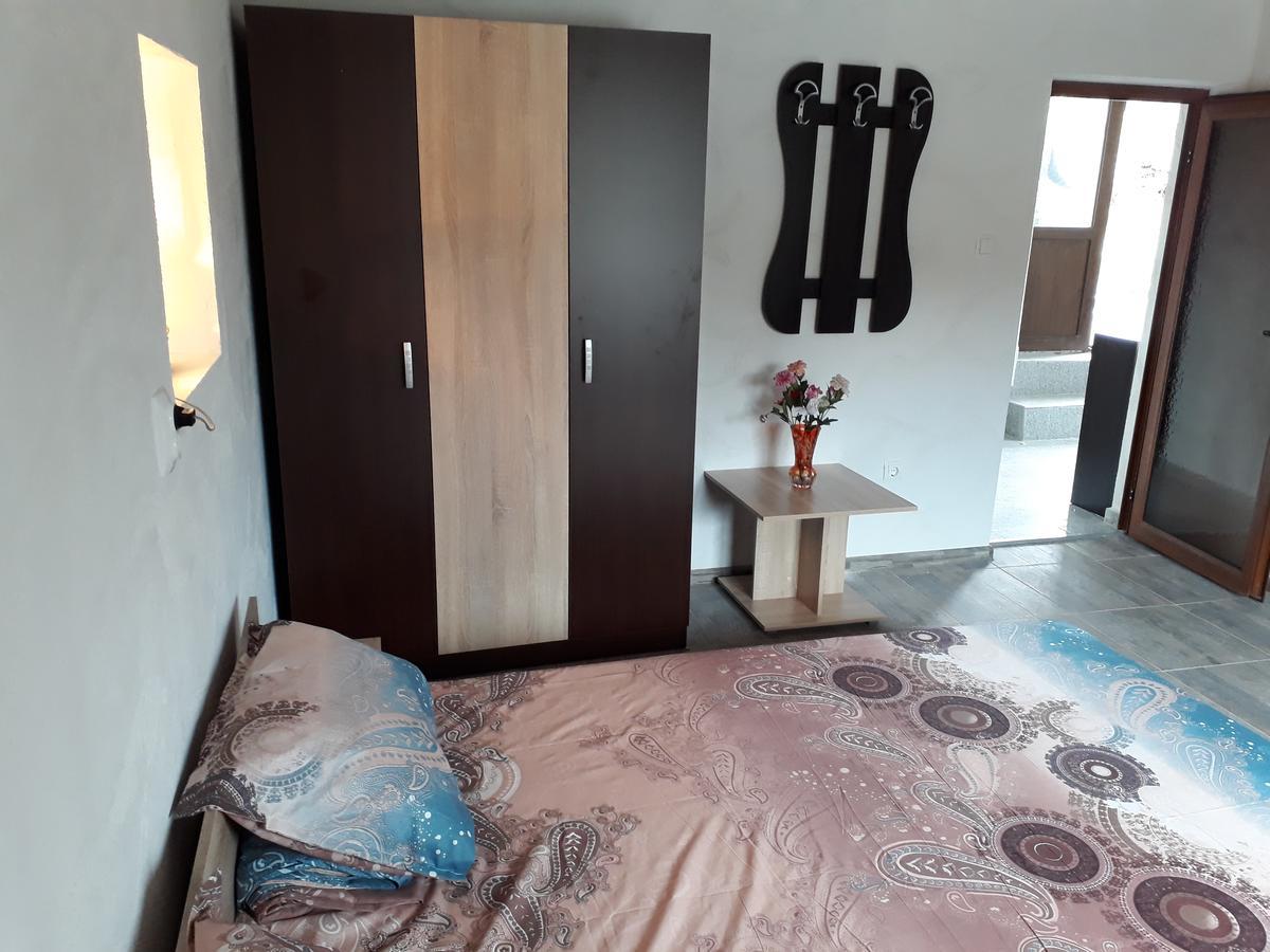 Popovi Koshari Guest House Dolno Panicherevo Bagian luar foto